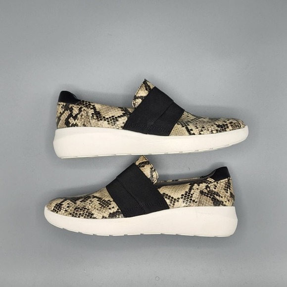 Clarks Kayleigh River Banded Slip on Shoes woman's size 7.5 no box - Picture 3 of 9